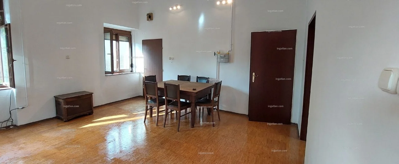 Kiadó panel lakás Pécsen